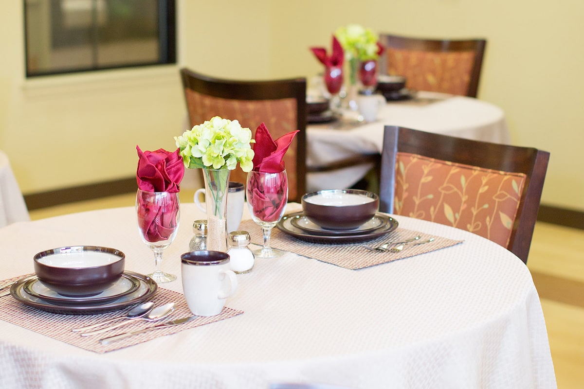 Dining room tables at Canyon Vista Post Acute